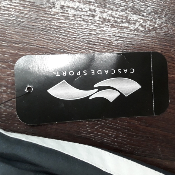 New Mens XL Swim Trunks, Grey, 4 Pockets - Picture 4 of 16